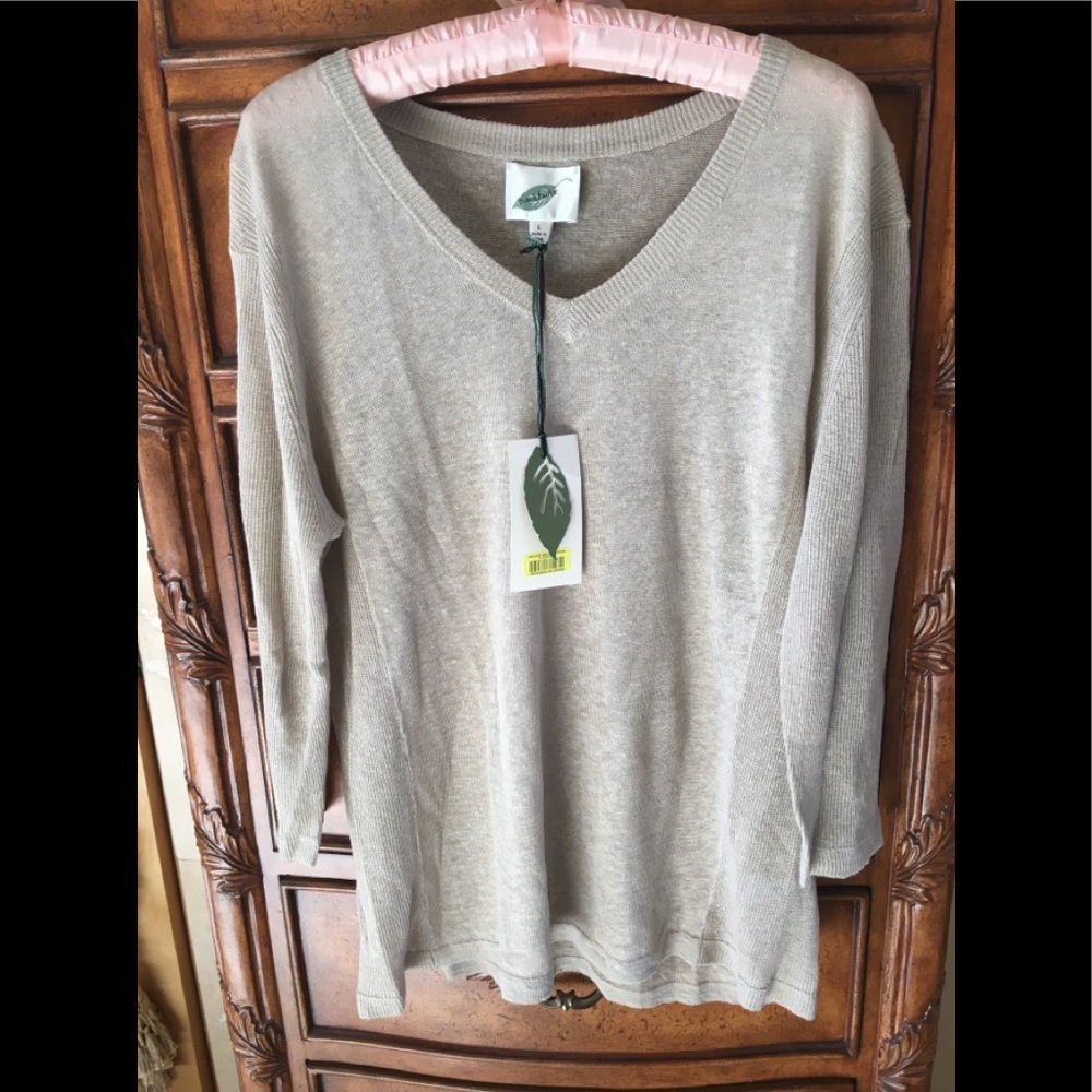 Women’s light linen sweater